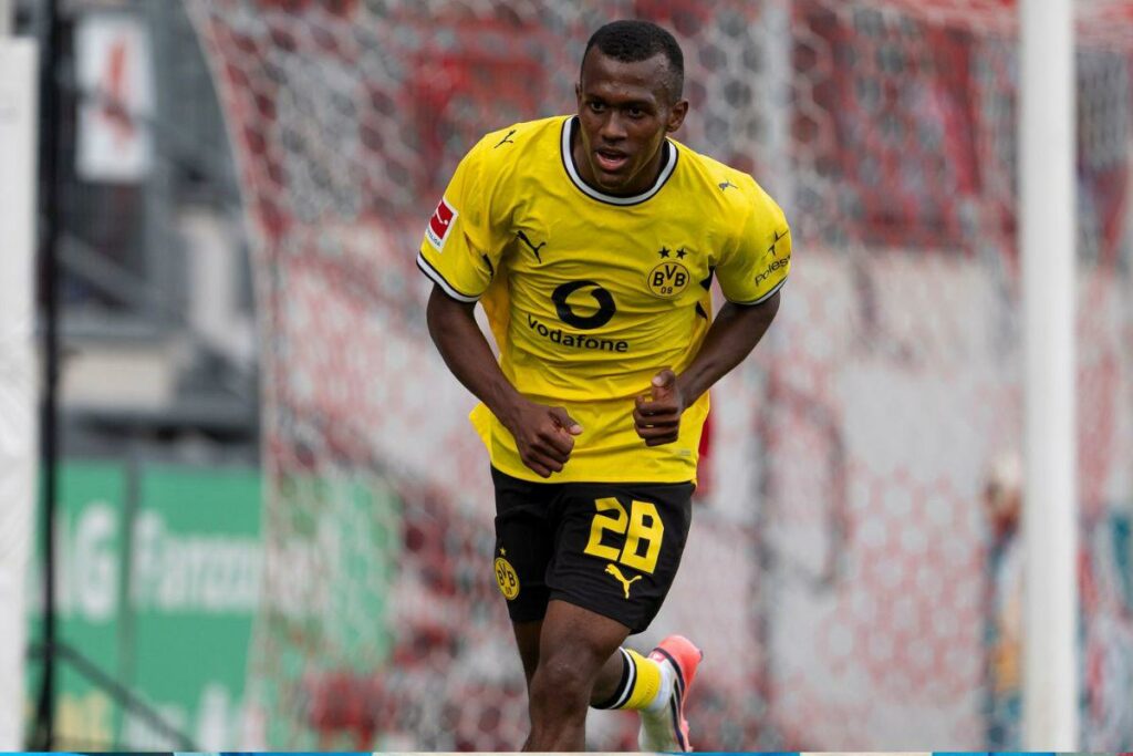 Justin Lerma, futbolista ecuatoriano del Borussia Dortmund, en un amistoso.