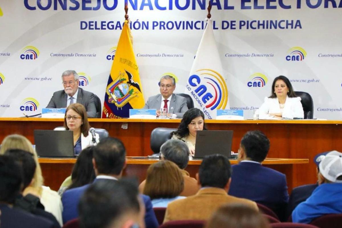 CNE define mecanismo para que precandidatos del correísmo busquen nuevas organizaciones políticas