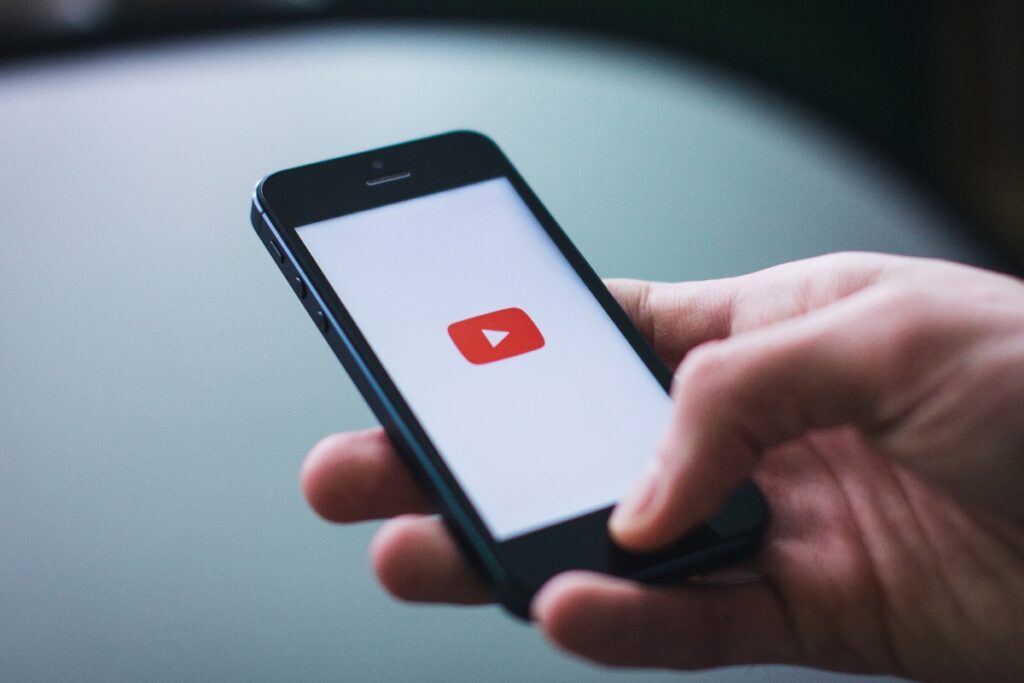 YouTube Shorts dispara las visualizaciones en 2026 mientras cae el tiempo de atención.