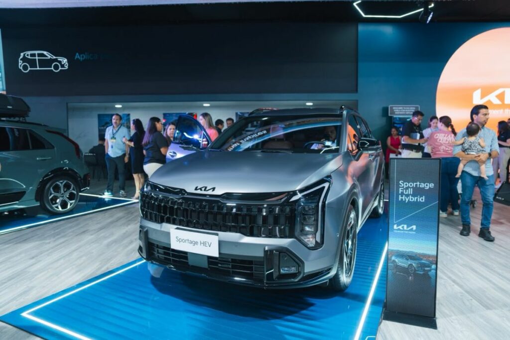 El Kia Sportage Full Hybrid equipa un motor 2.0 GDI, tecnología híbrida y transmisión automática de seis velocidades.
