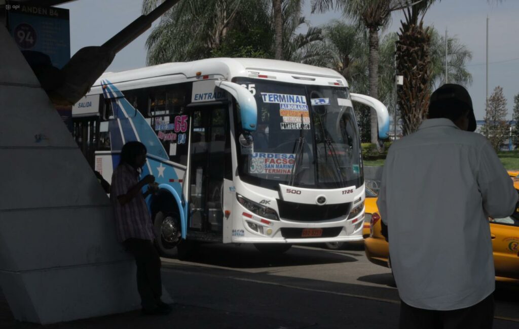 Los buses de transporte público serán revisados por la ATM.