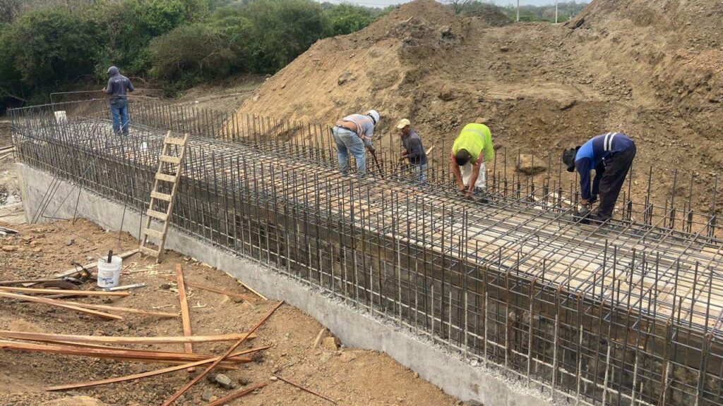 La mayor demanda de cemento evidencia más actividad en la construcción y vivienda en Ecuador.