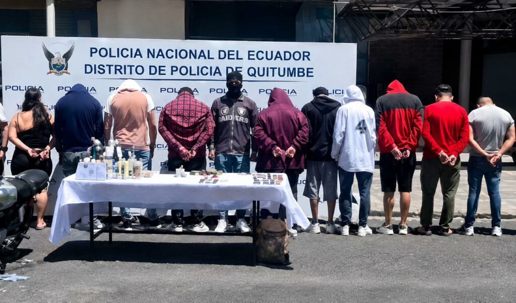 Diez personas fueron aprehendidas en operativo.