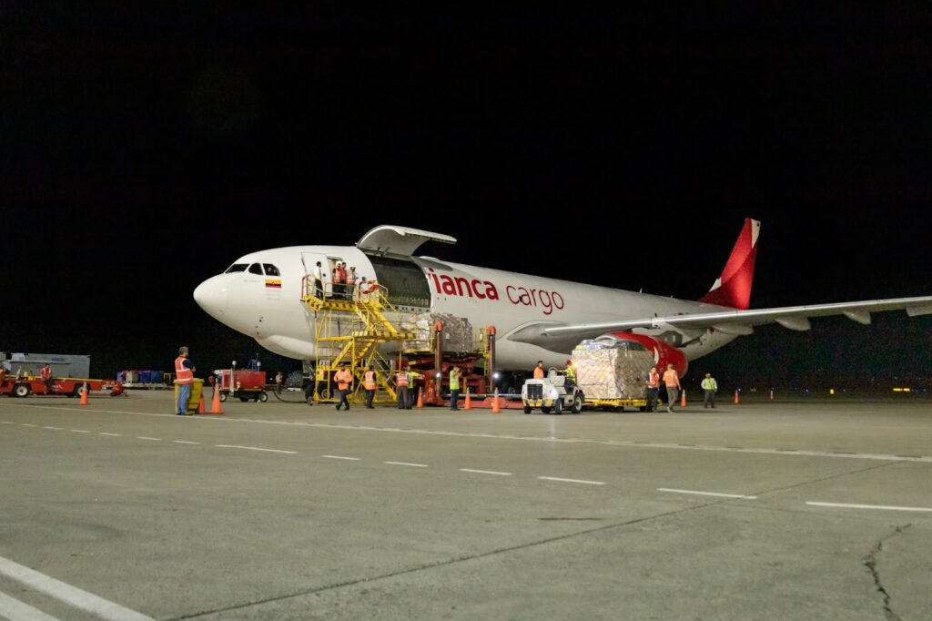Avianca transporta 150 toneladas de ayuda humanitaria en Colombia.