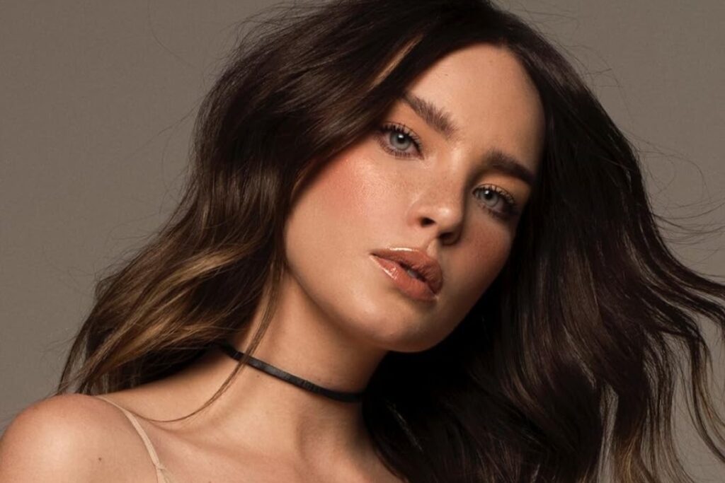 Belinda, es una famosa cantante, actriz y empresaria hispano-mexicana.