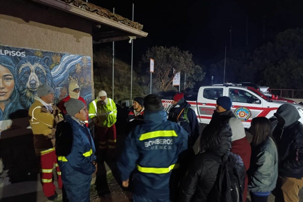 El Cuerpo de Bomberos de Cuenca atendió el llamado de auxilio.