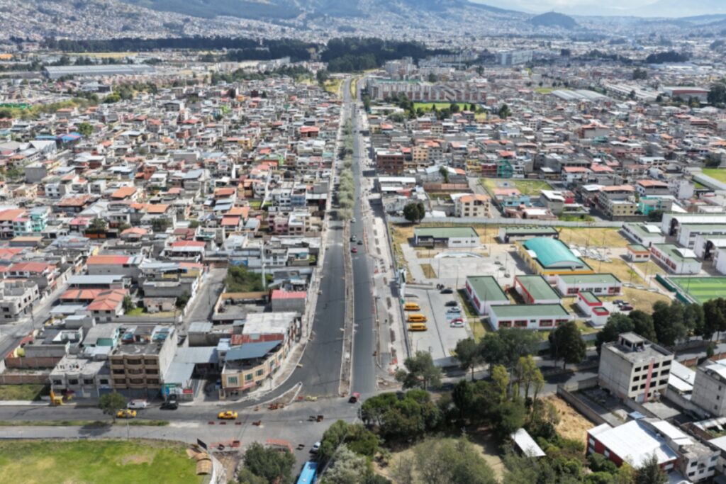Quito construirá una vía de 5,6 kilómetros con cinco frentes de obra