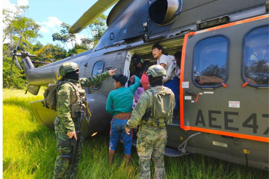 El Bloque de Seguridad ejecutó el operativo de rescate en la comunidad Espejo, en la provincia de Pastaza. Foto: Cortesía