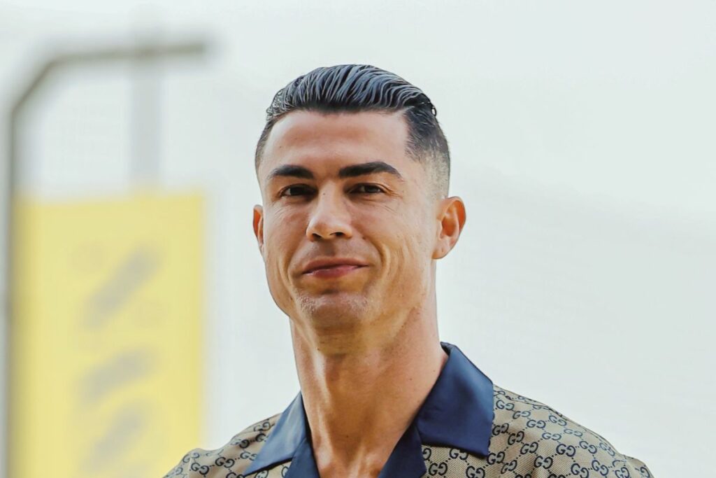 Cristiano Ronaldo suma un total de 976 goles oficiales en su carrera profesional.
