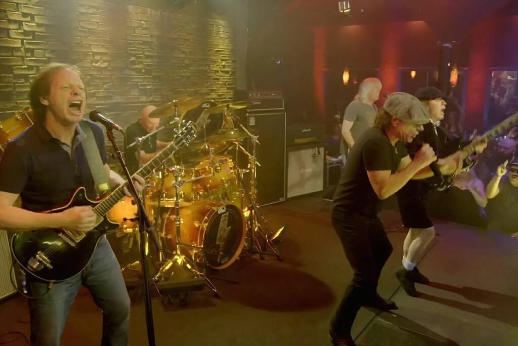 AC/DC es una banda de rock australiana, formada en 1973 en Australia.