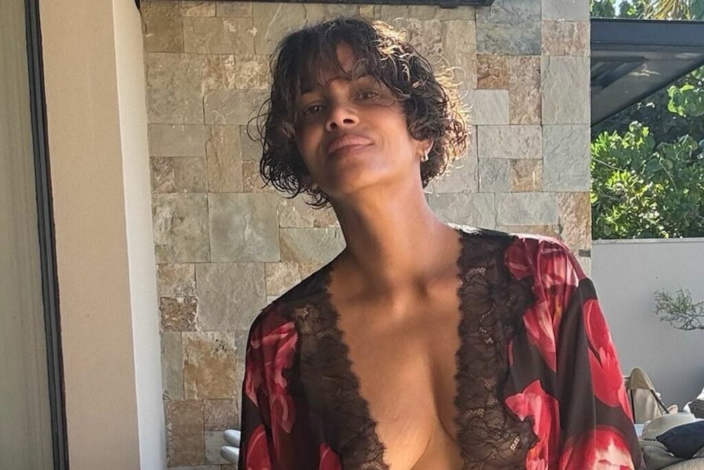 Halle Berry cumple 60 años y celebra su sensualidad sin pedir permiso