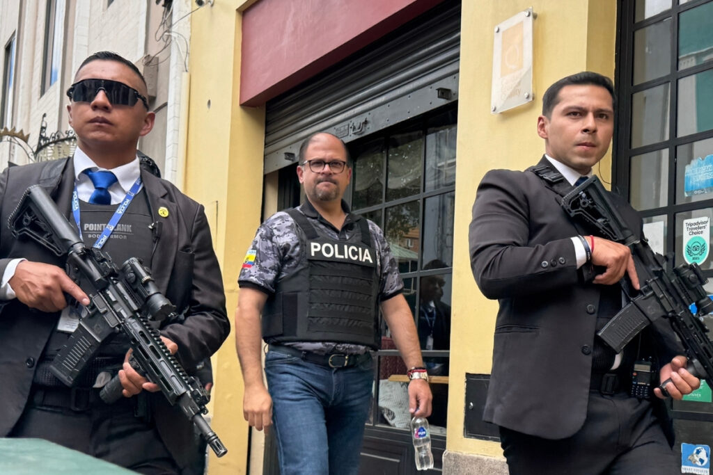 John Reimberg durante un operativo en la Plaza Foch.