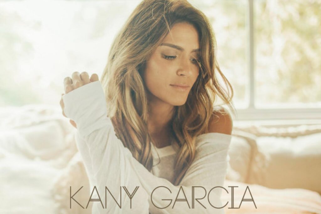 Cantautora puertorriqueña referente del pop y la balada en español.
