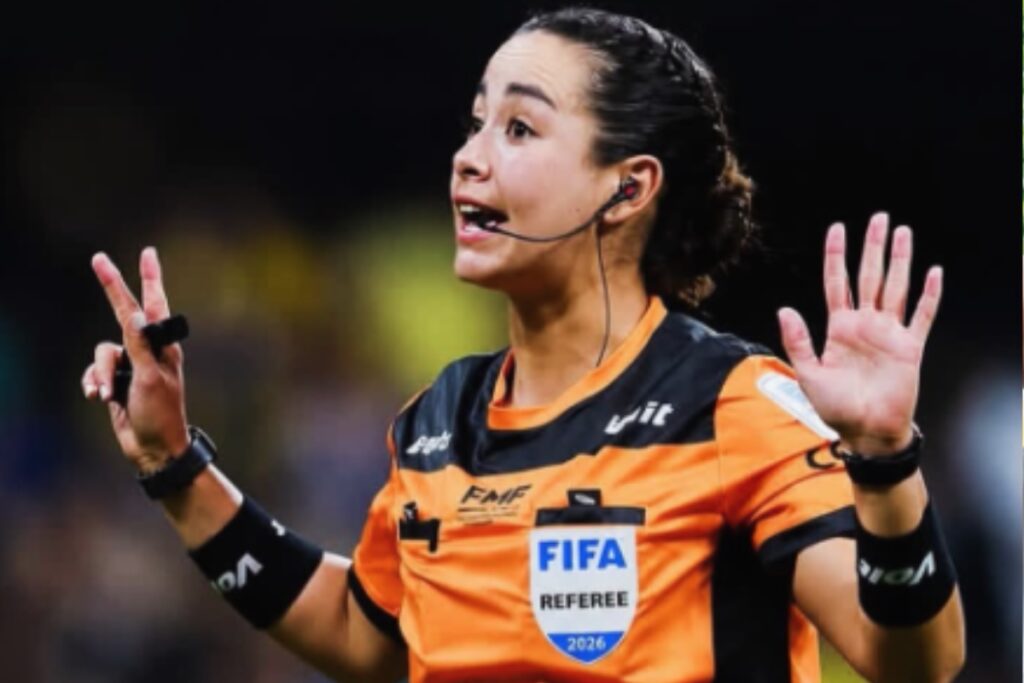 Árbitra mexicana pionera en el arbitraje del fútbol profesional. Lamine Yamal: Joven estrella del fútbol mundial y referente de la selección española.