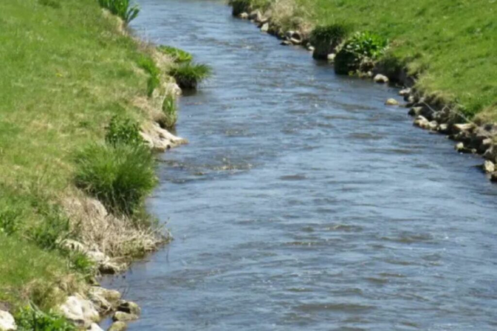 Imagen referencial río Machángara.