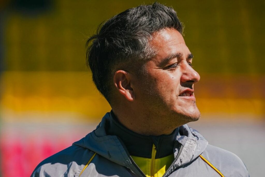 Norberto Araujo, entrenador de Aucas. Los orientales recibirán a LDU en la fecha 25 de la Liga Pro.