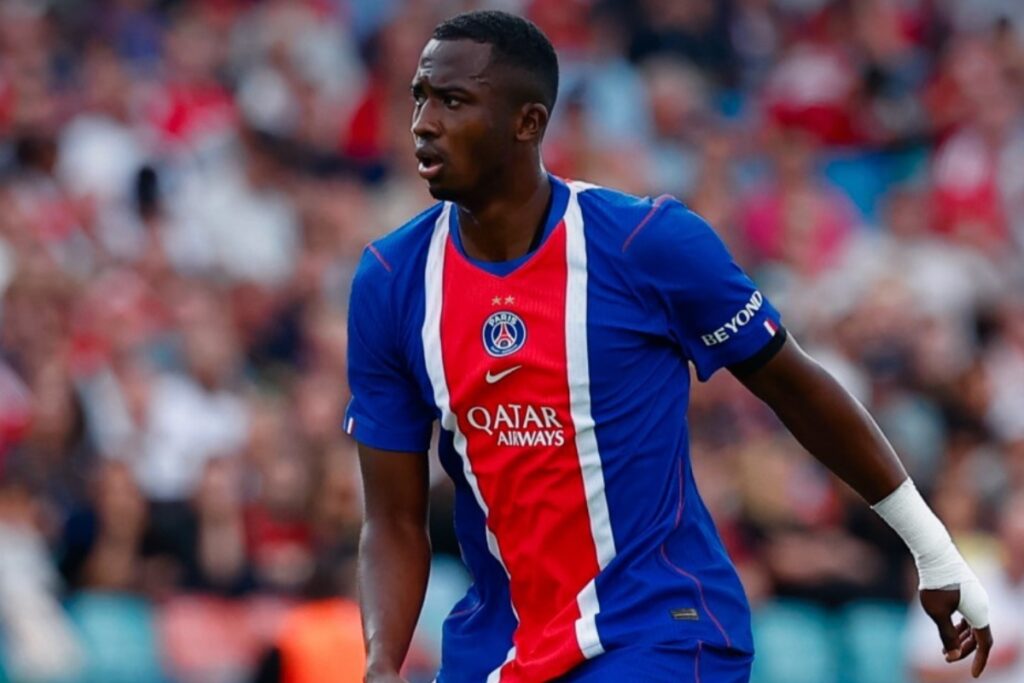 Willian Pacho, PSG, Manchester United Supercopa