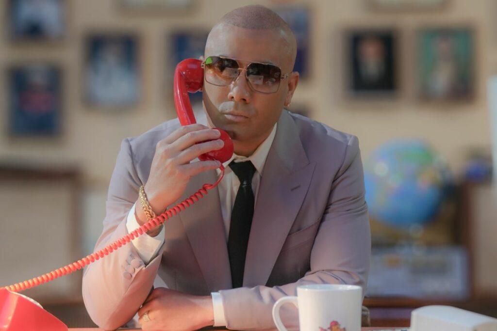 Wisin alista el lanzamiento de su proyecto musical 'La Universidad del Perreo' para el 4 de septiembre de 2026.