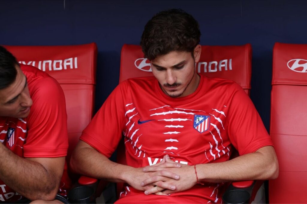 Julián Álvarez tuvo un ambiente hostil en su regreso al Metropolitano con el Atlético de Madrid.