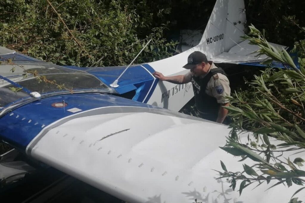 La avioneta está en el sector Iltaquí, de la parroquia Quiroga, en el cantón Cotacachi. Foto: X