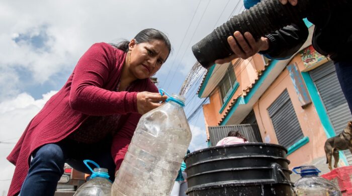 Municipio de Quito coordinan el suministro provisional mediante tanqueros mientras duren los cortes de agua. Foto: archivo EL COMERCIO