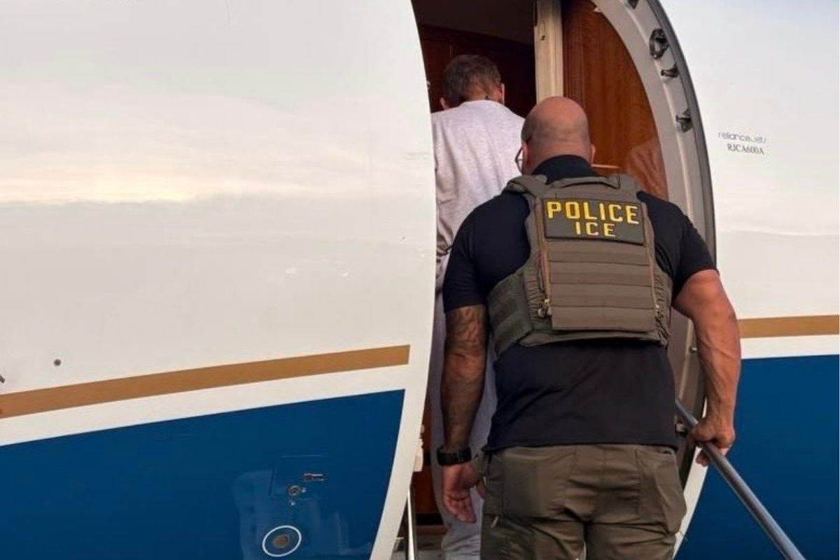 EE. UU. deporta a José Serrano: exministro ecuatoriano enfrentará cargos por corrupción y el caso Villavicencio