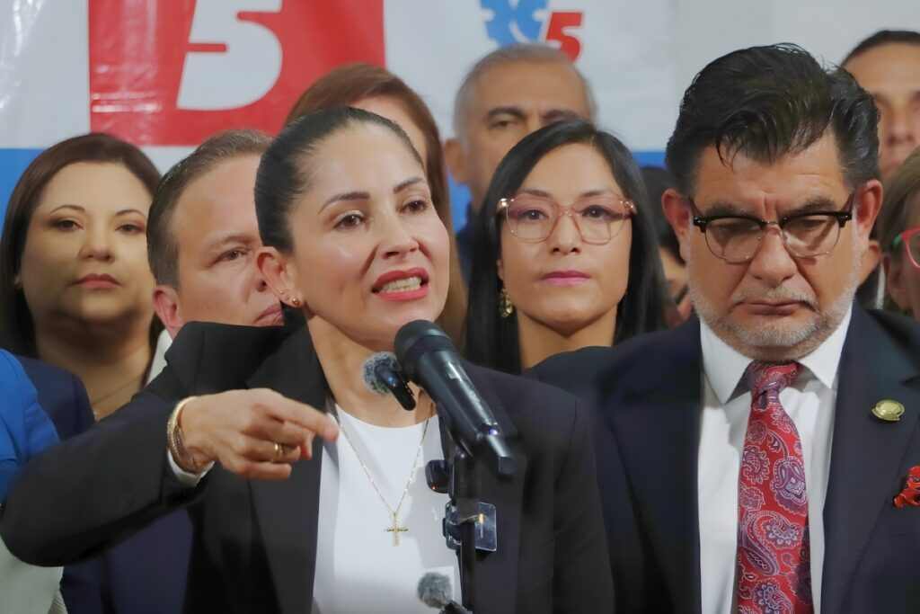 Luisa González se pronunció sobre la negación de su candidatura por parte del CNE en Manabí.