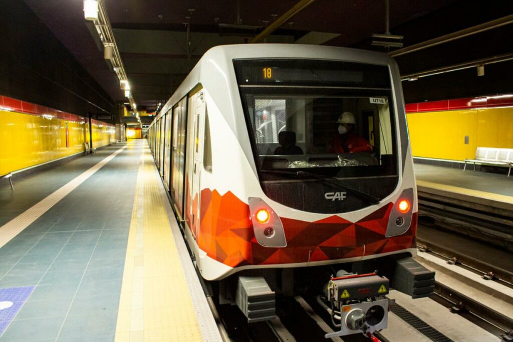 El Metro de Quito y transporte municipal operarán con horarios especiales en el feriado. Foto: Flickr Metro de Quito