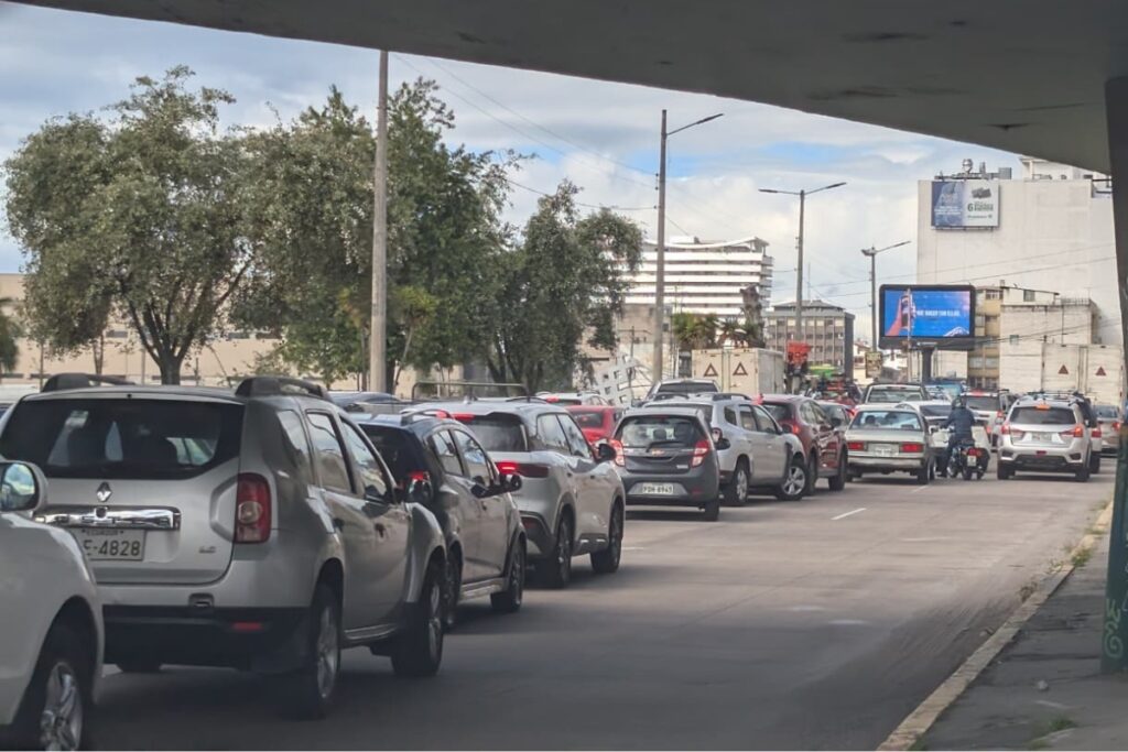 Los vehículos podrán circular sin restricción en Quito durante el feriado del lunes 10 de agosto.