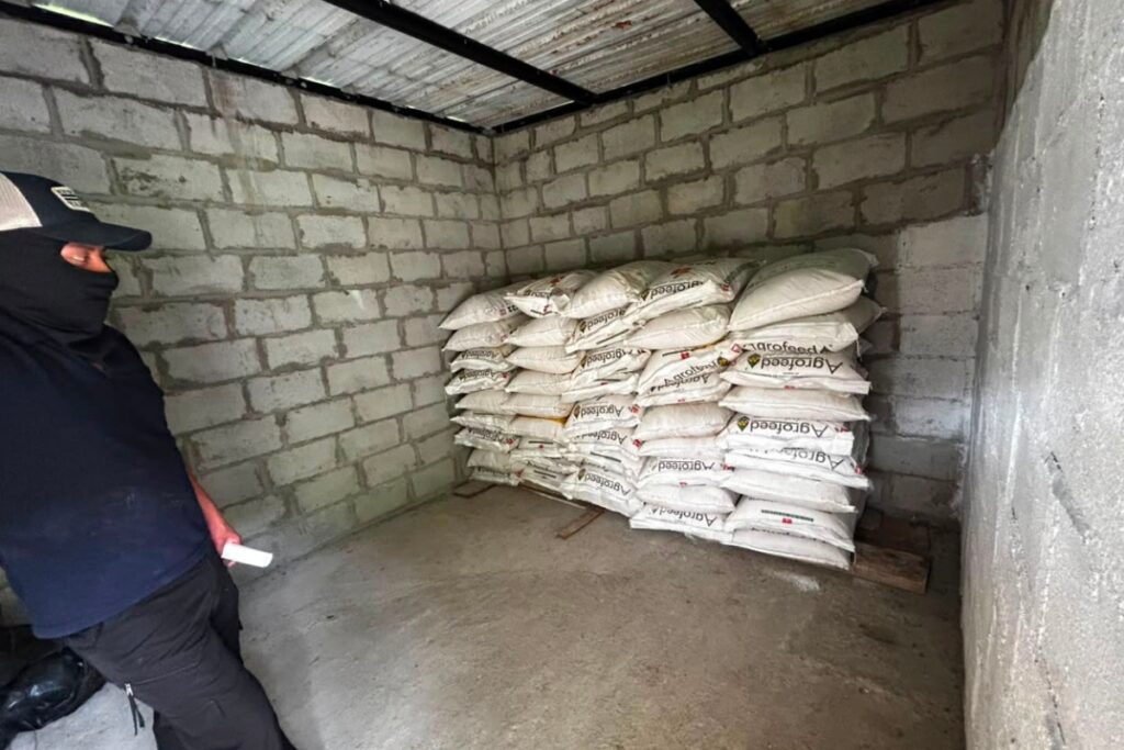 La Policía decomisó 1,7 toneladas de nitrato de amonio y otros explosivos en una concesión minera de Zamora Chinchipe.