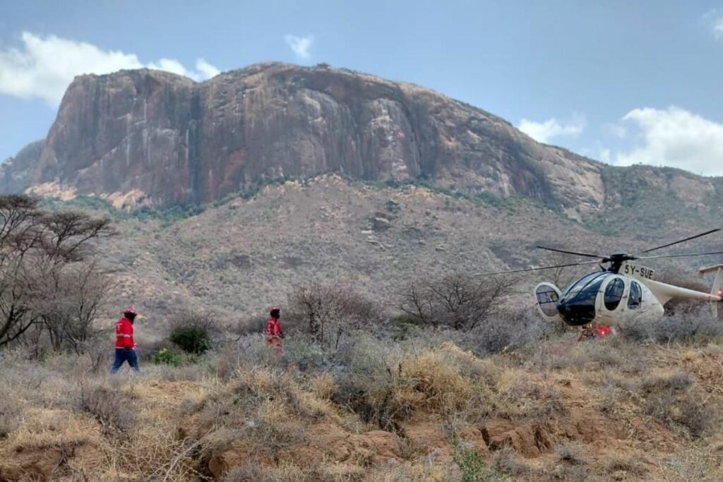 La Cruz Roja de Kenia participó en la recuperación de los cuerpos.
