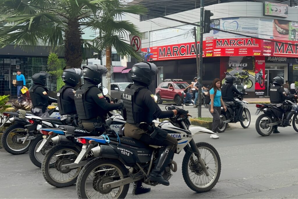 El feriado en Ecuador contará con vigilancia policial en carreteras y otros espacios de alta afluencia.