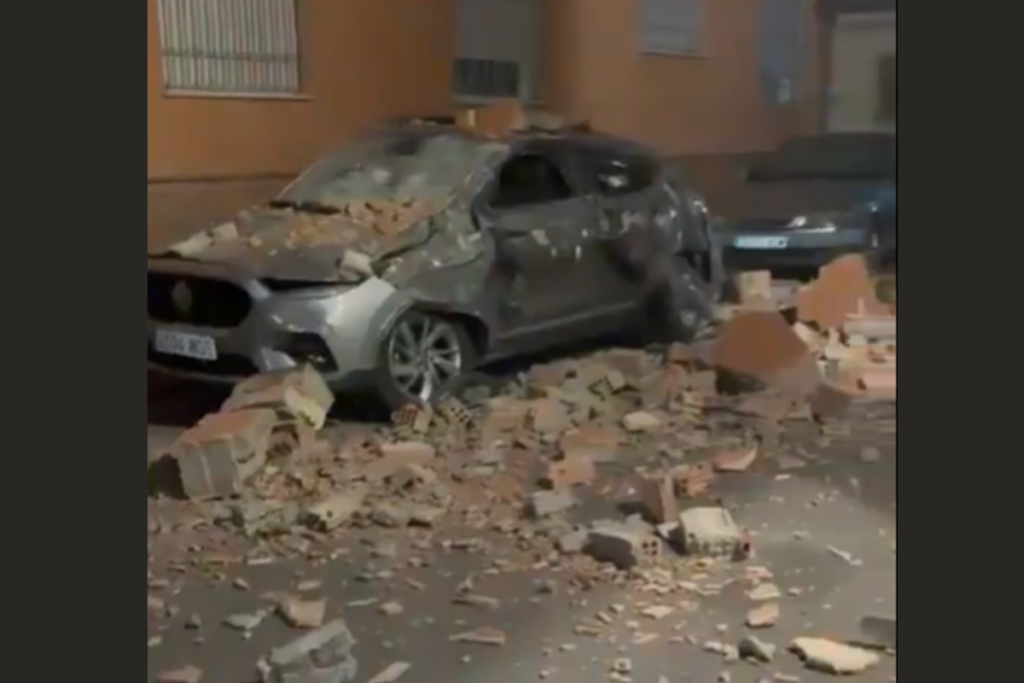 El terremoto en Granada provocó el desprendimiento de fachadas.