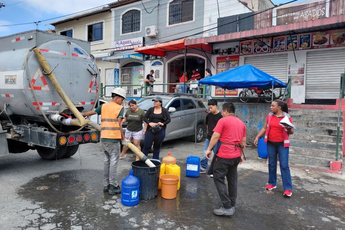 Guayaquil: Fugas imprevistas y cortes programados de agua potable