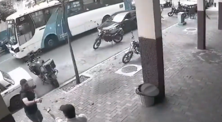 Hombre se enfrentó a un sujeto que intentó dispararle en Guayaquil