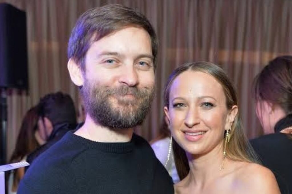 Tobey Maguire y Jennifer Meyer finalizan oficialmente su divorcio.
