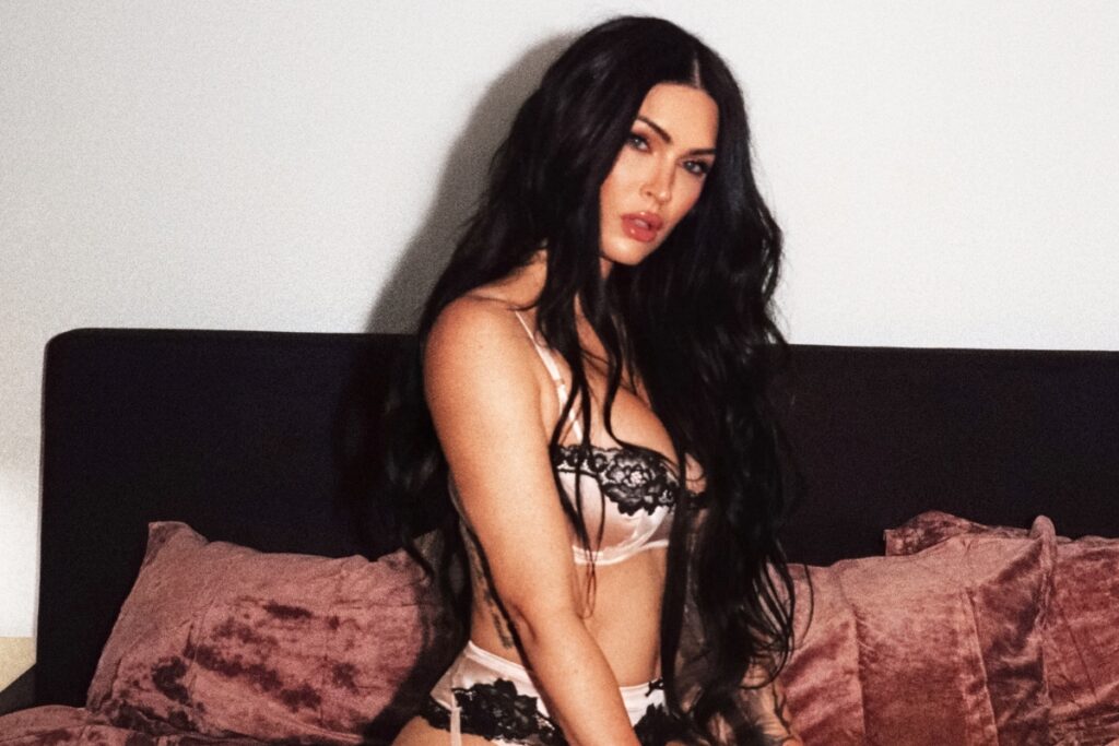 Megan Fox debuta en las plataformas de suscripción con inconvenientes técnicos.