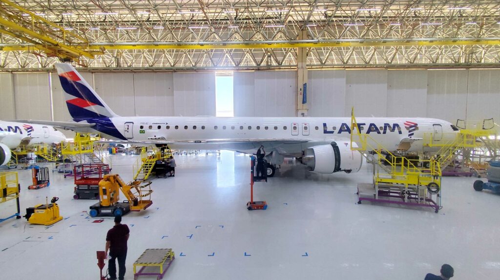 Embraer E195-E2 durante su proceso de fabricación.